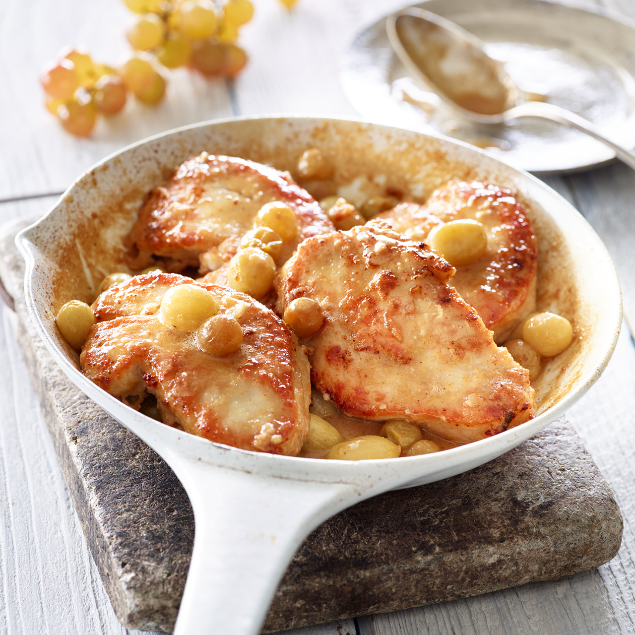 Turkey Breast Cutlets in White Wine Cream Sauce Recipe Honeysuckle White